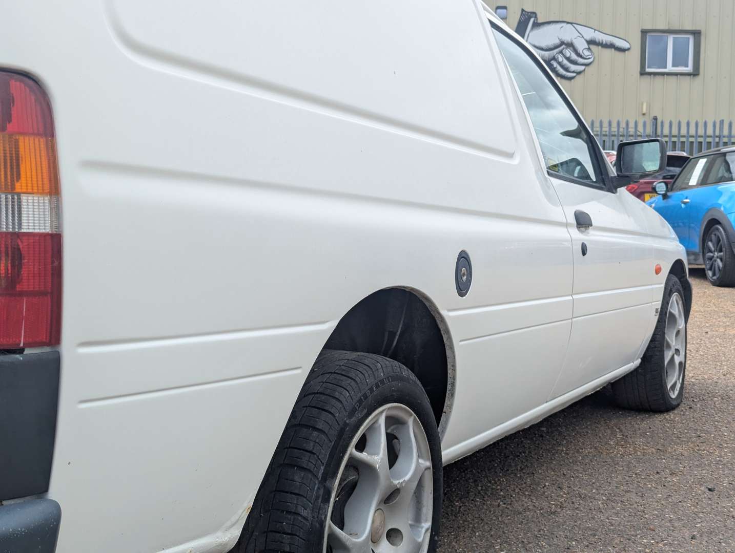 <p>2002 FORD ESCORT 55D VAN</p>