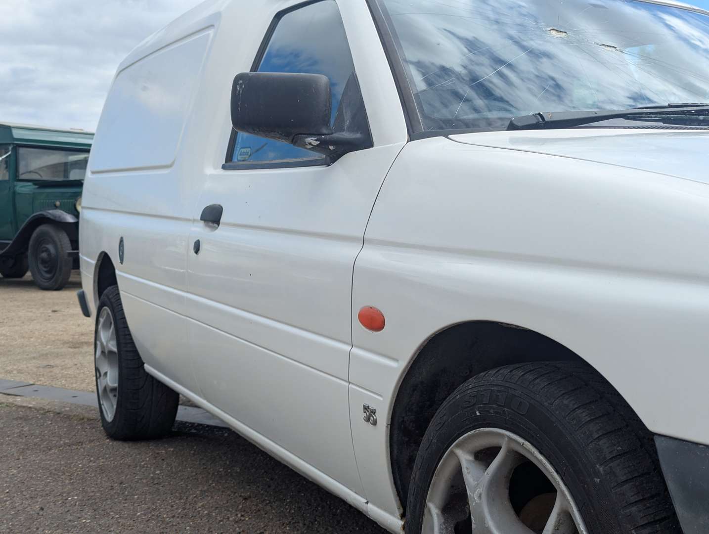 <p>2002 FORD ESCORT 55D VAN</p>