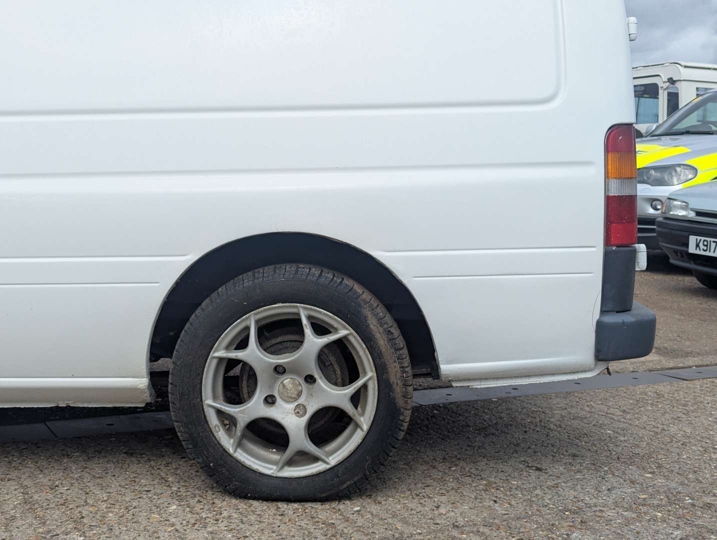 <p>2002 FORD ESCORT 55D VAN</p>
