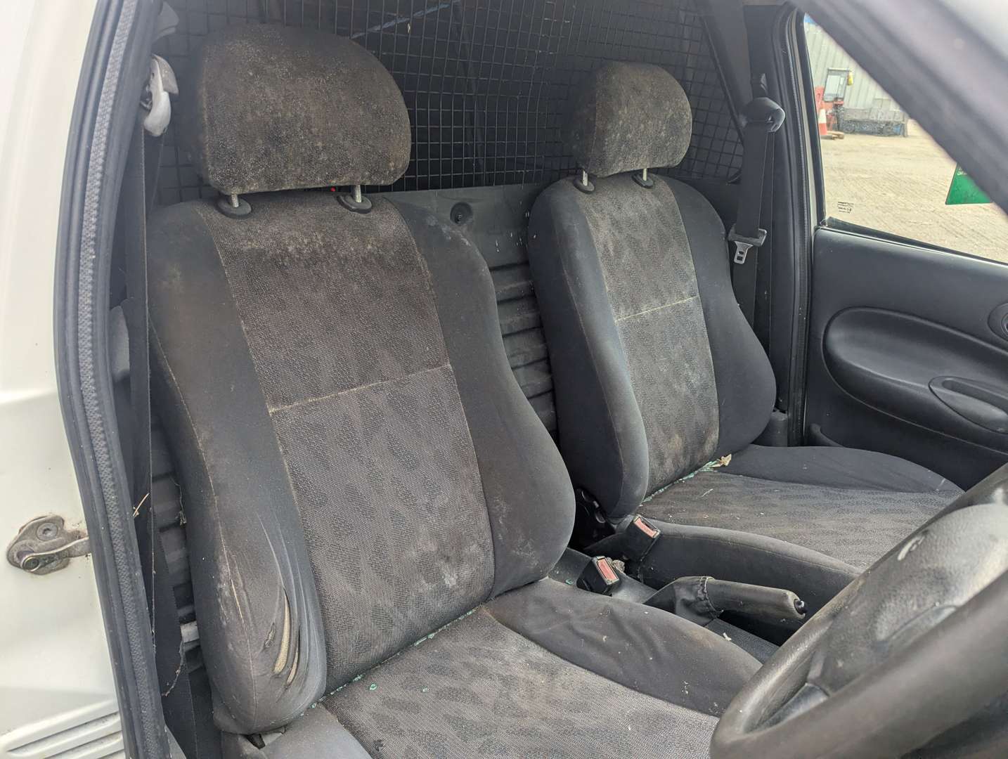 <p>2002 FORD ESCORT 55D VAN</p>
