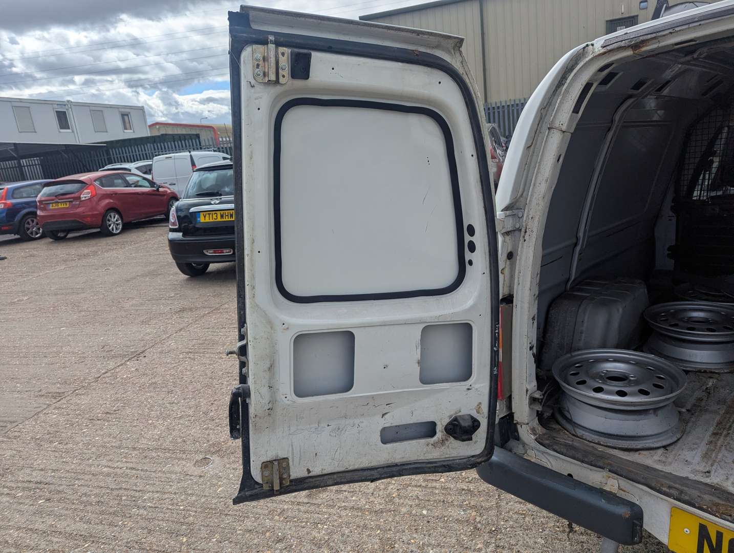 <p>2002 FORD ESCORT 55D VAN</p>