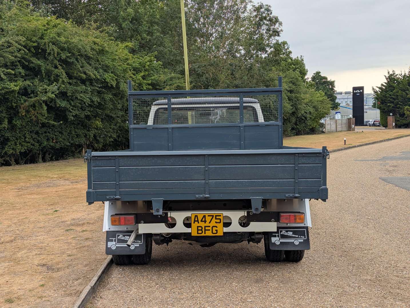 <p>1983 BEDFORD CF 97 K60 DROPSIDE LORRY</p>