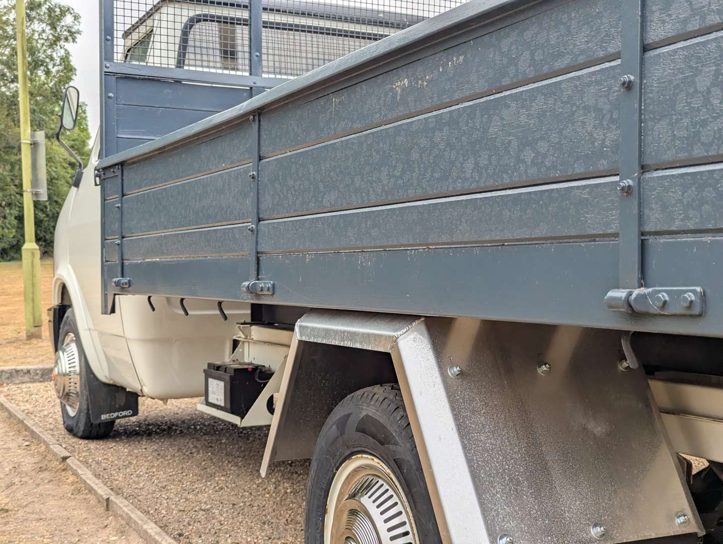 <p>1983 BEDFORD CF 97 K60 DROPSIDE LORRY</p>
