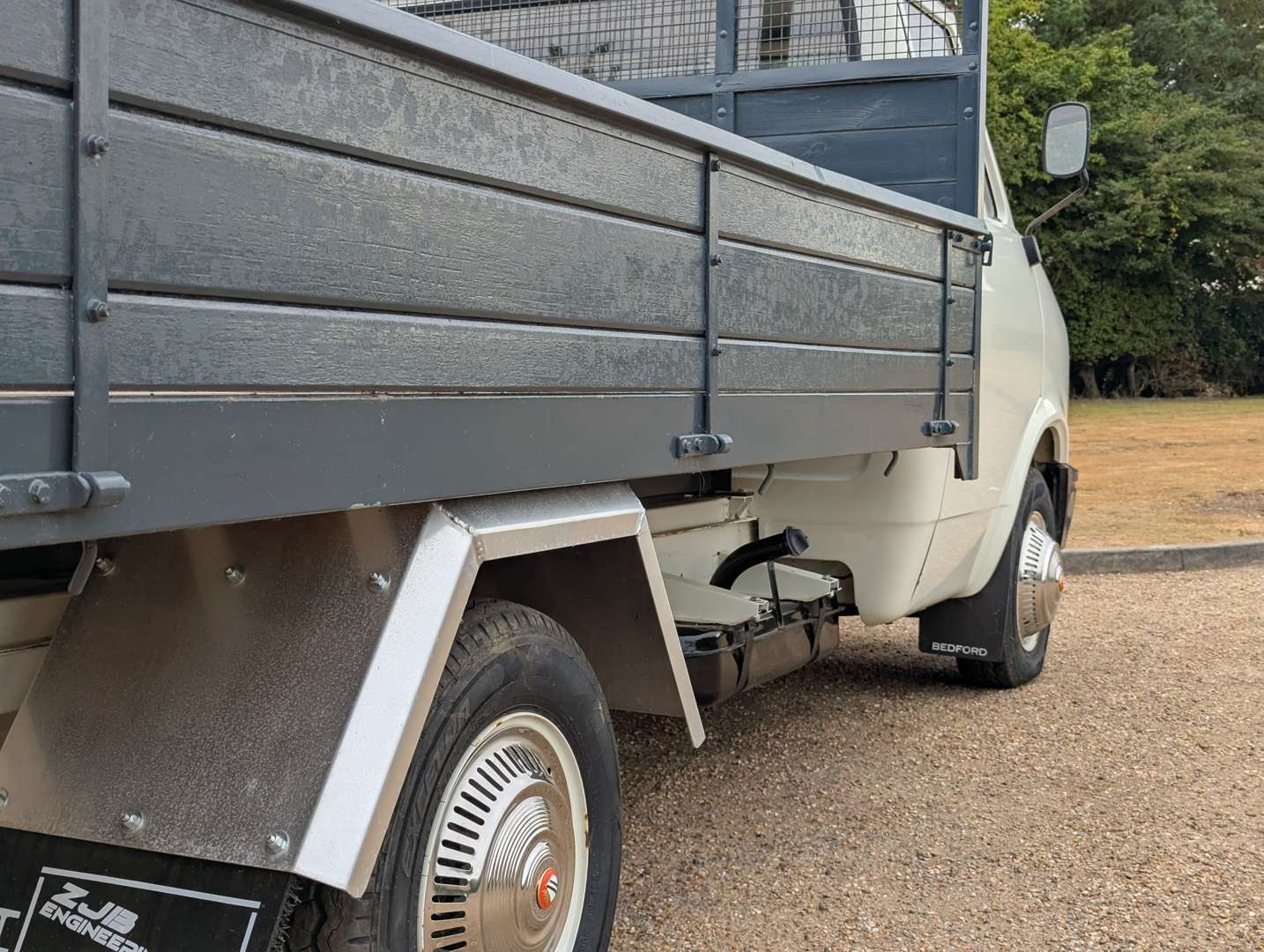 <p>1983 BEDFORD CF 97 K60 DROPSIDE LORRY</p>