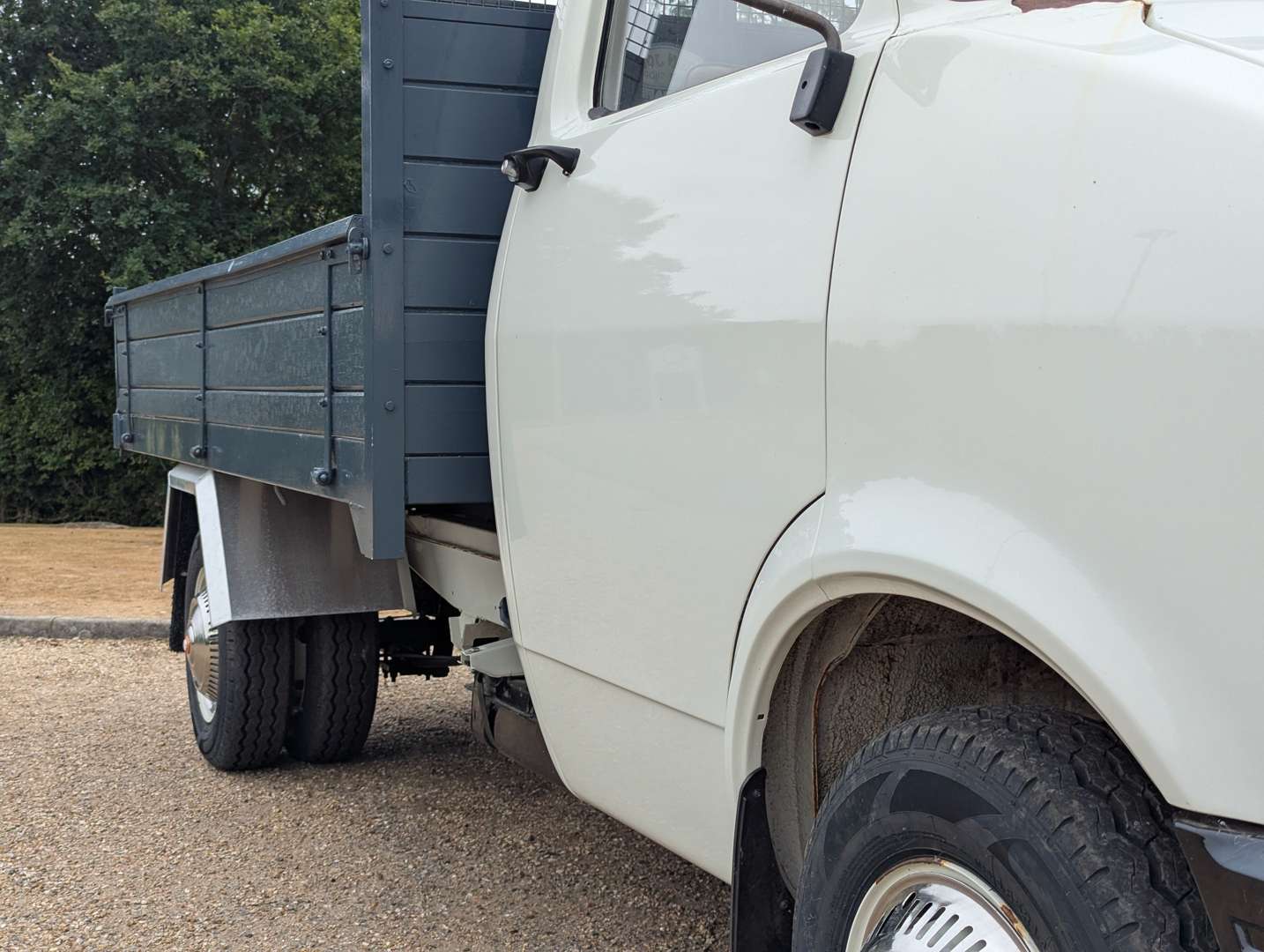 <p>1983 BEDFORD CF 97 K60 DROPSIDE LORRY</p>
