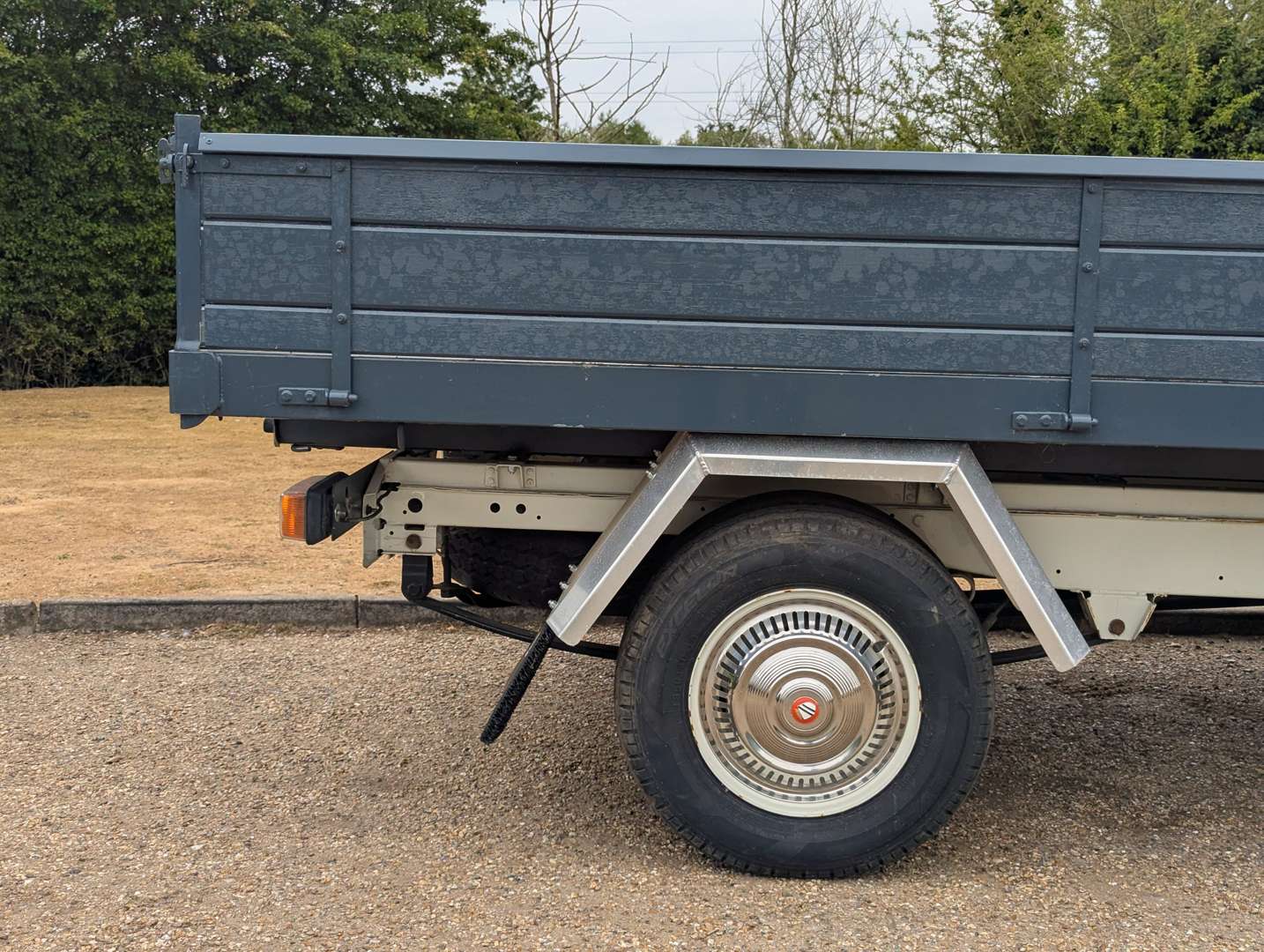 <p>1983 BEDFORD CF 97 K60 DROPSIDE LORRY</p>
