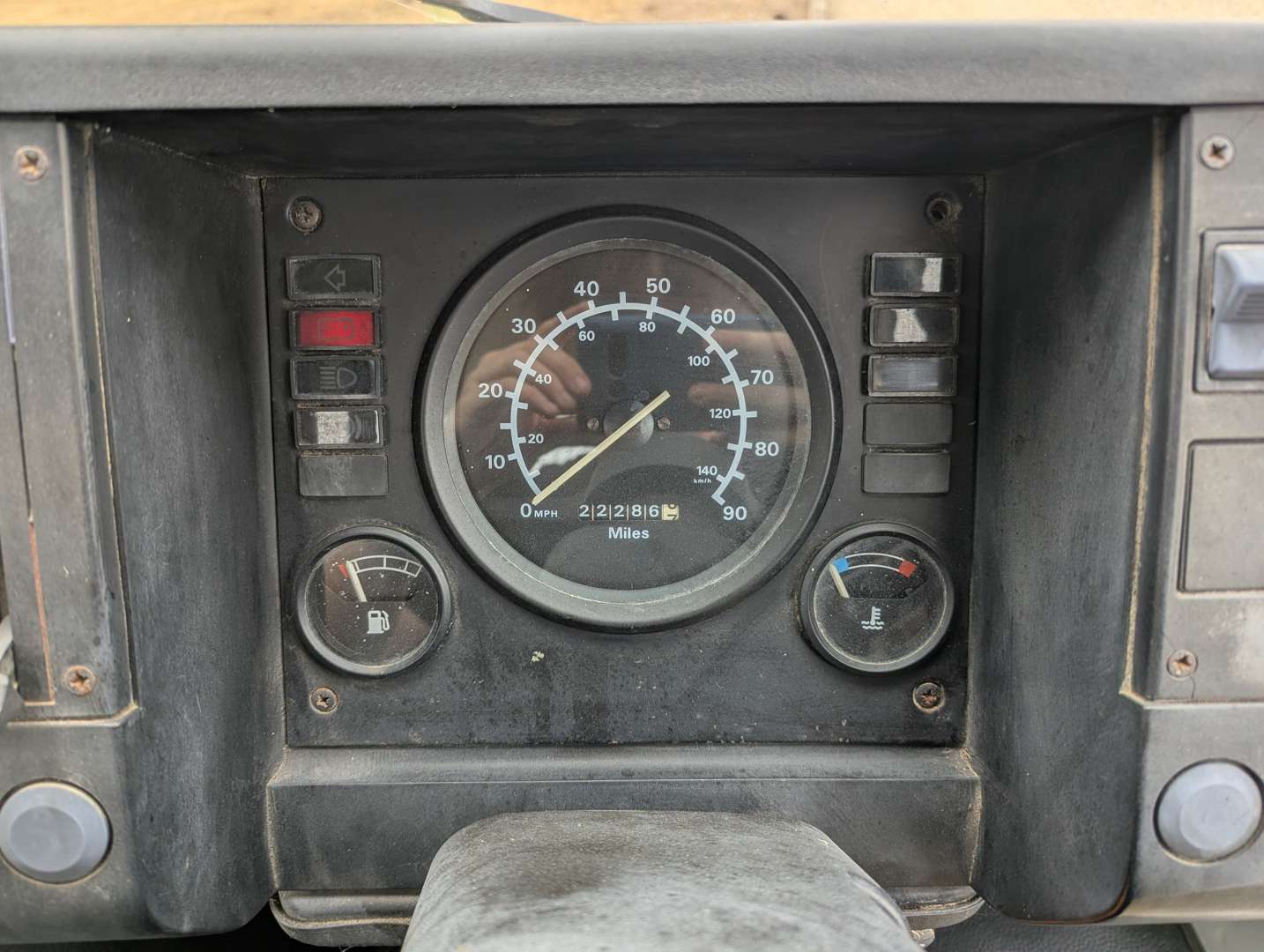 <p>1983 BEDFORD CF 97 K60 DROPSIDE LORRY</p>