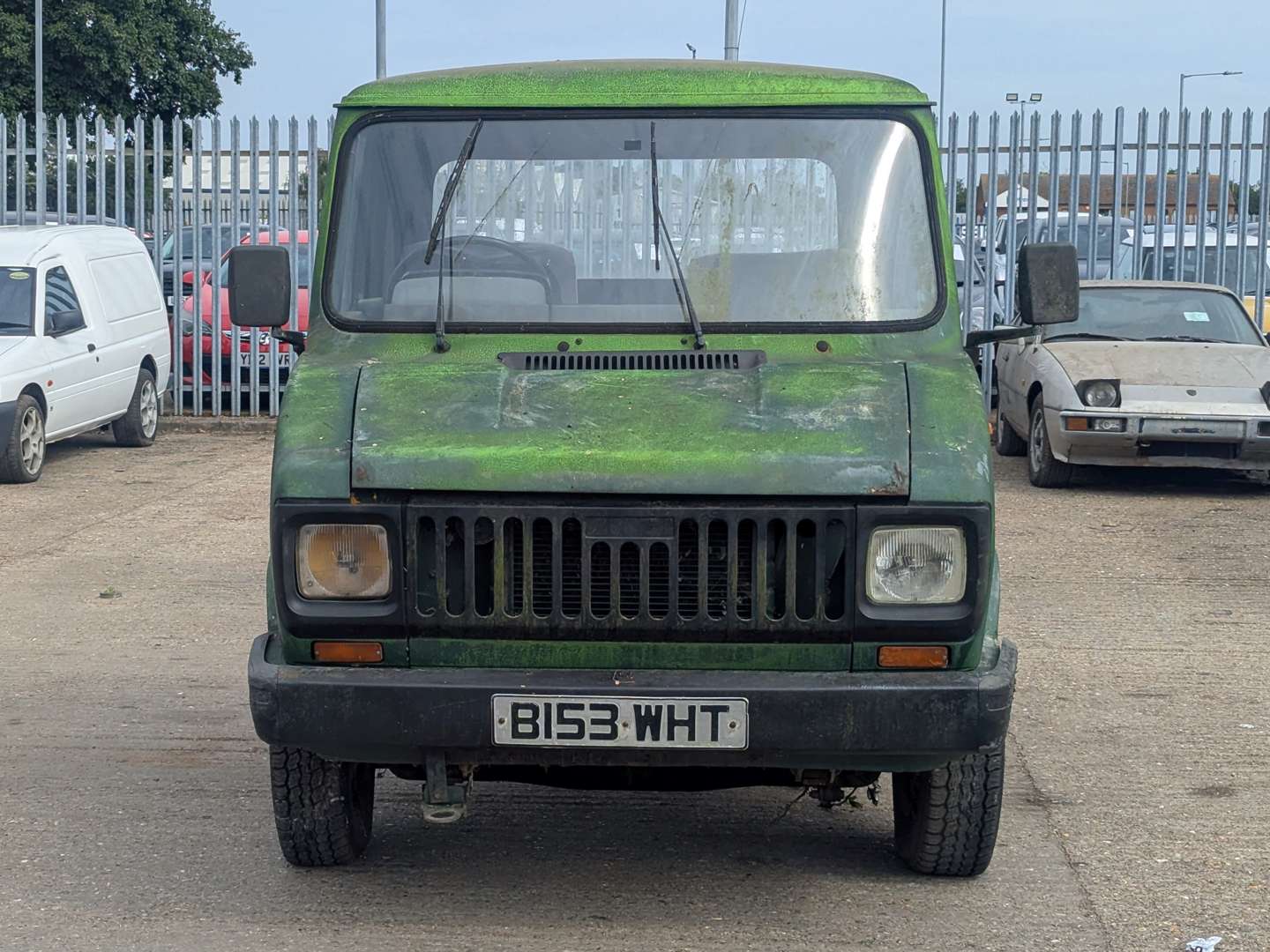<p>1984 FRIEGHT ROVER SHERPA PICK-UP</p>