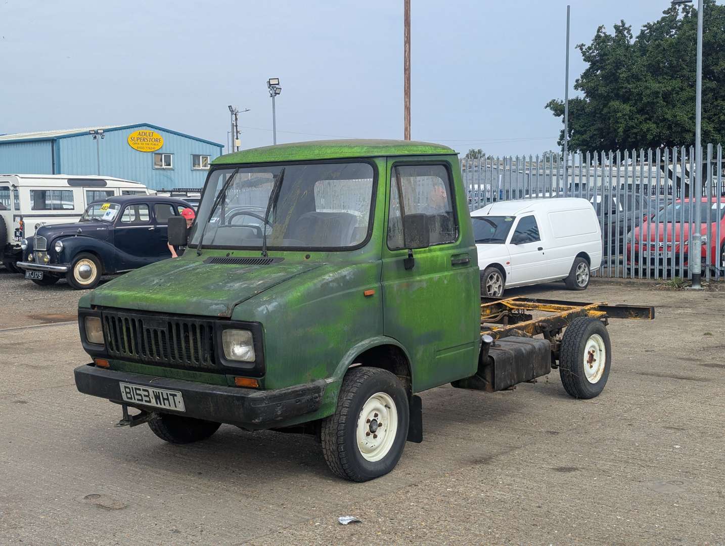 <p>1984 FRIEGHT ROVER SHERPA PICK-UP</p>