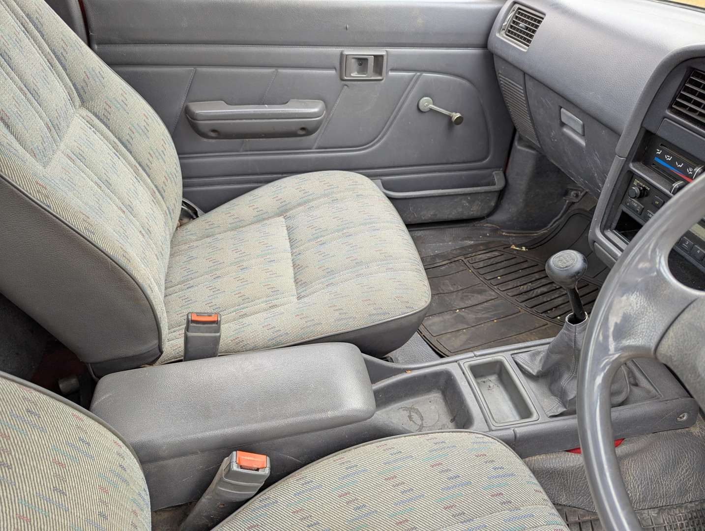 <p>1996 TOYOTA HI-LUX</p>