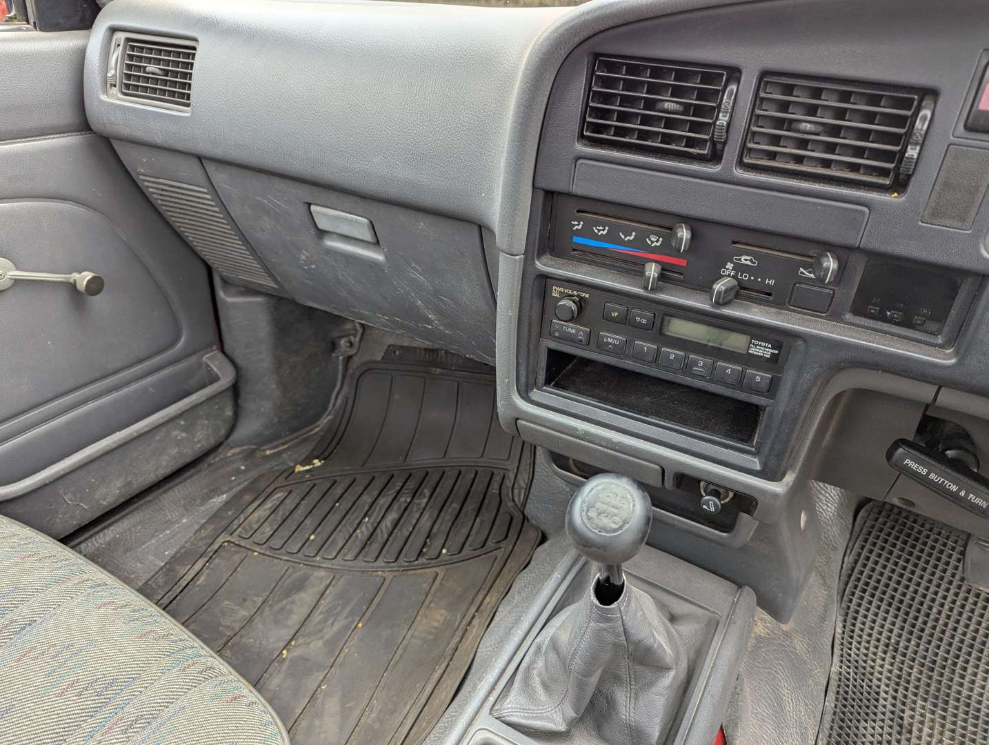 <p>1996 TOYOTA HI-LUX</p>