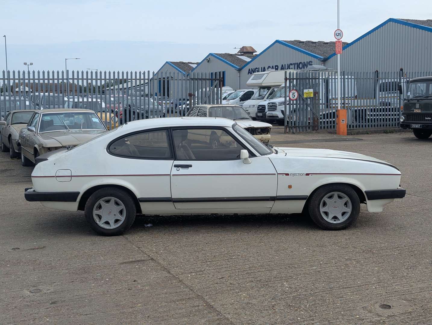<p>1986 FORD CAPRI 2.8 INJECTION</p>