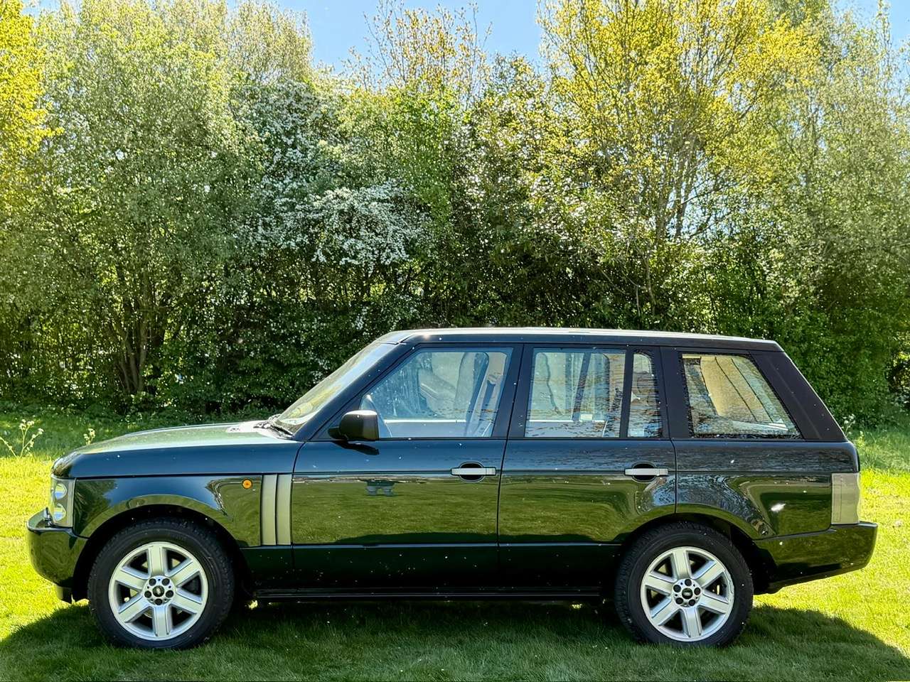<p>2004 RANGE ROVER HSE V8 AUTO</p>