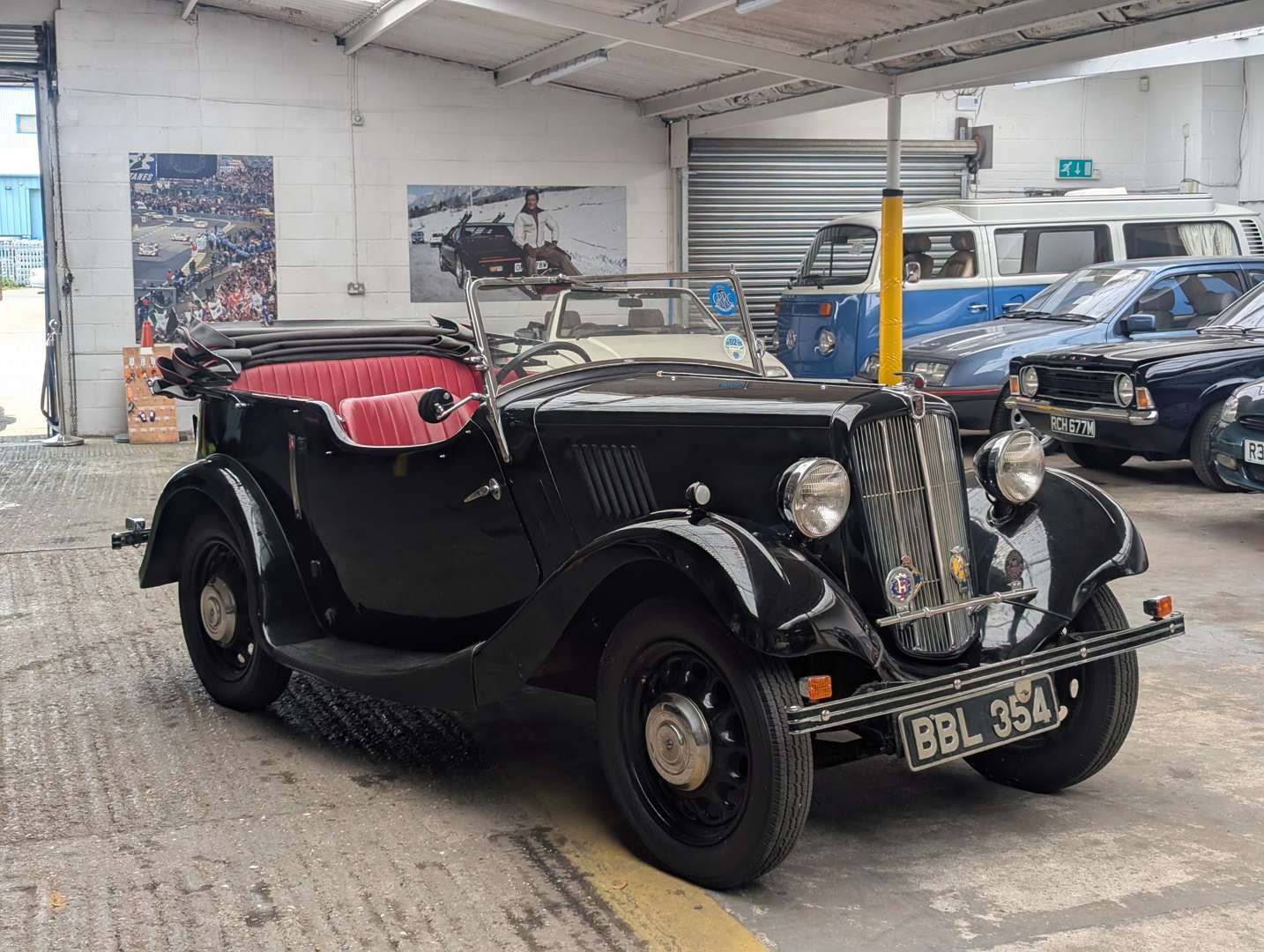 <p>1938 MORRIS 8</p>