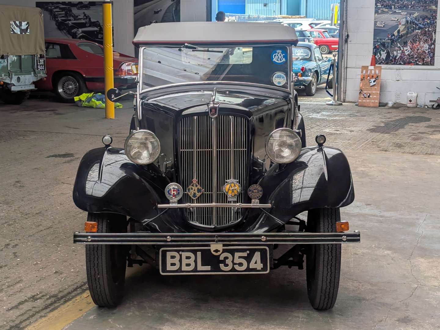 <p>1938 MORRIS 8</p>