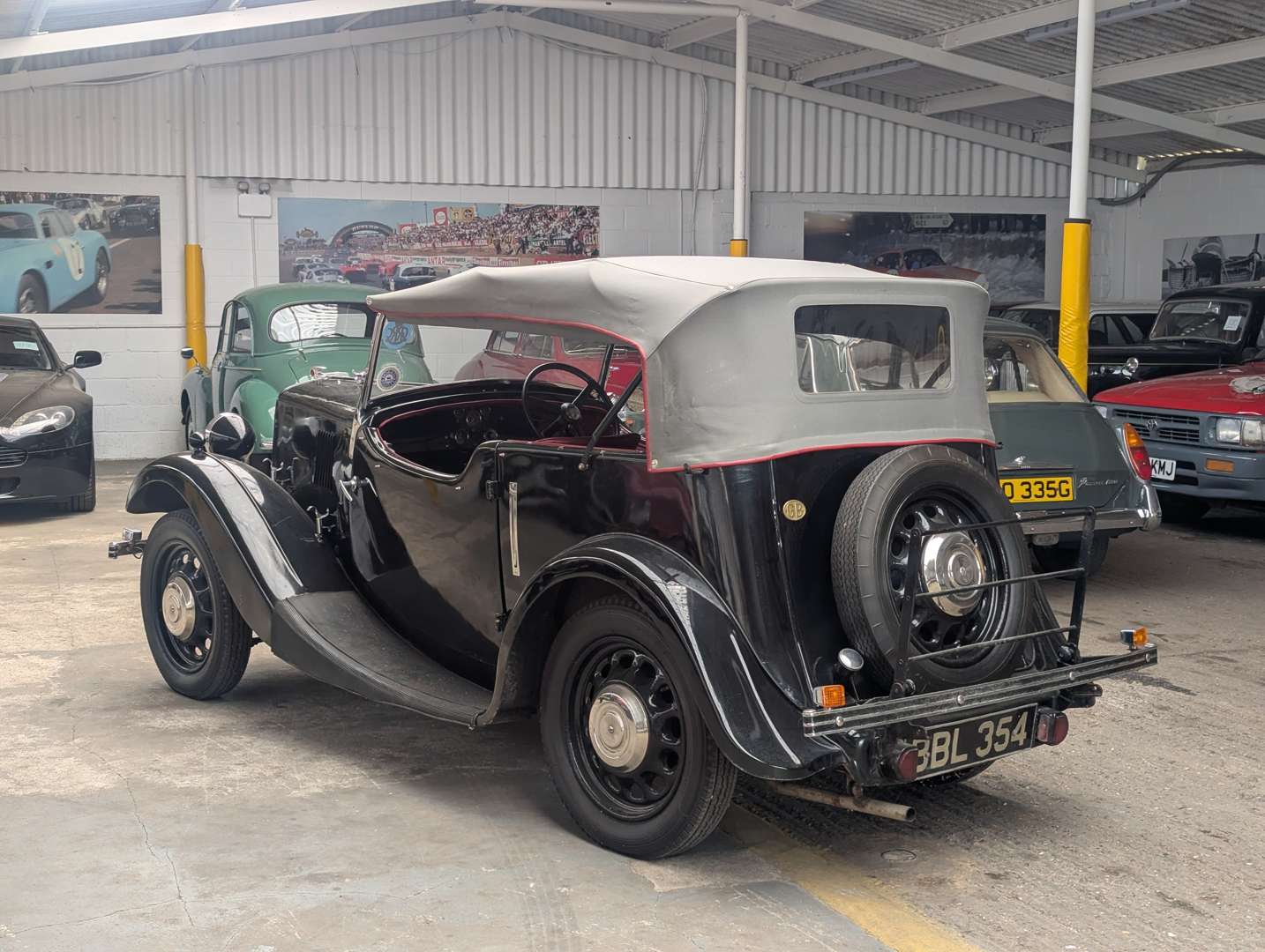 <p>1938 MORRIS 8</p>