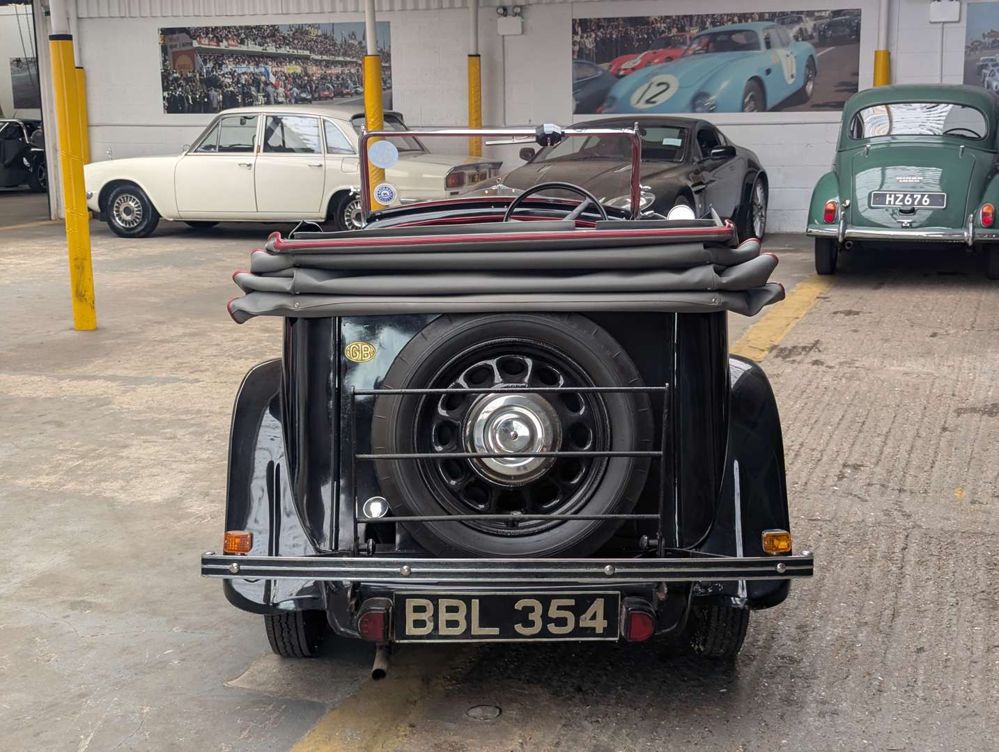 <p>1938 MORRIS 8</p>