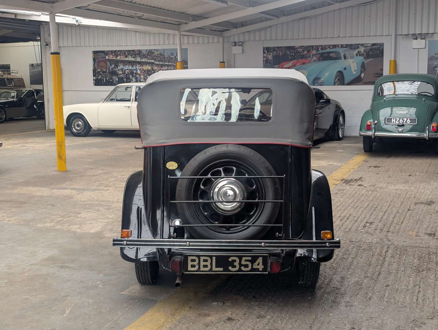 <p>1938 MORRIS 8</p>