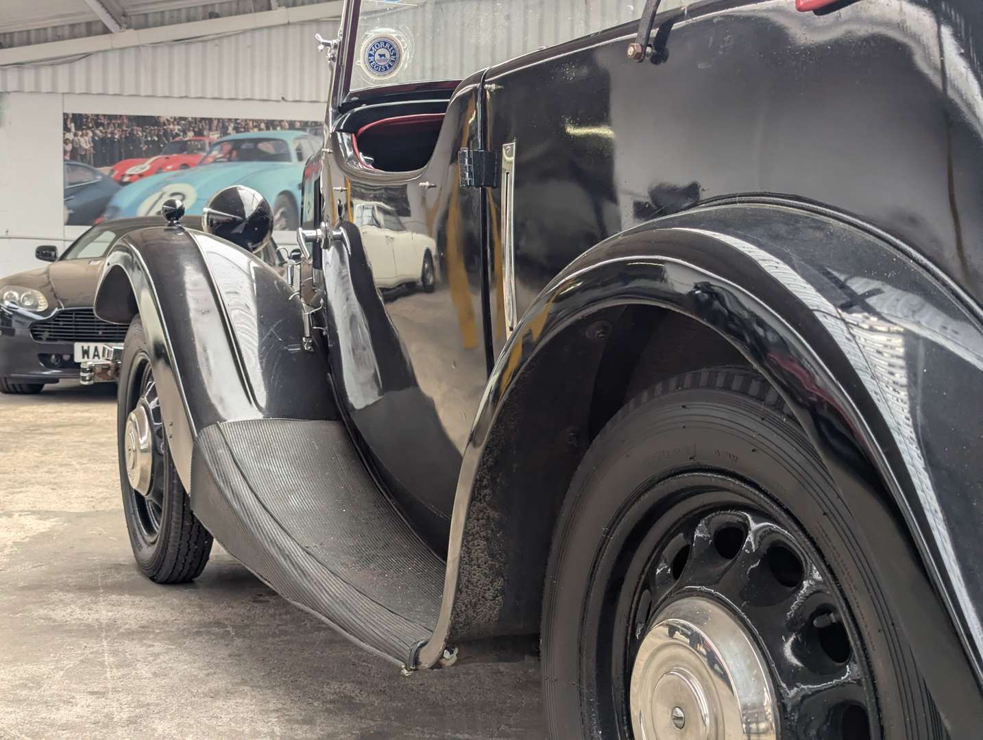 <p>1938 MORRIS 8</p>