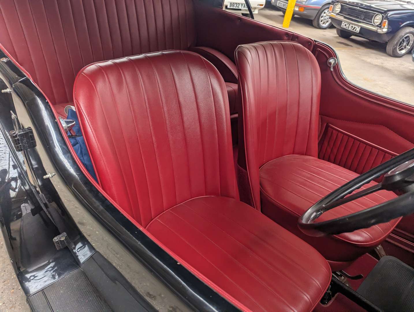 <p>1938 MORRIS 8</p>