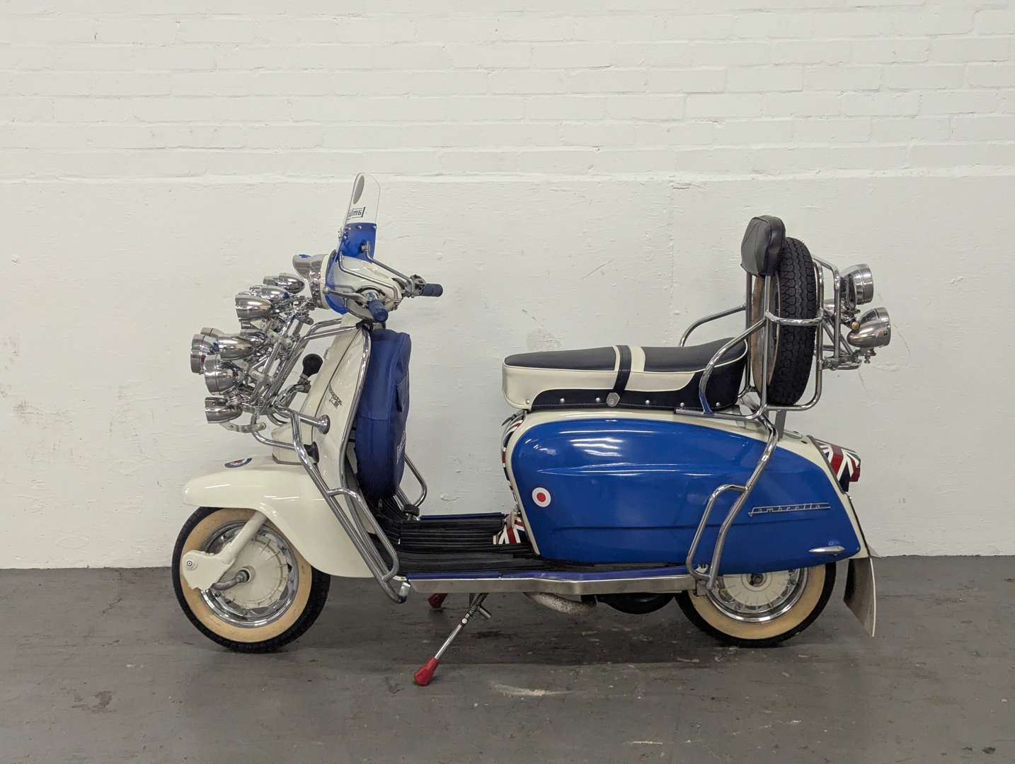 <p>1962 LAMBRETTA LI150</p>