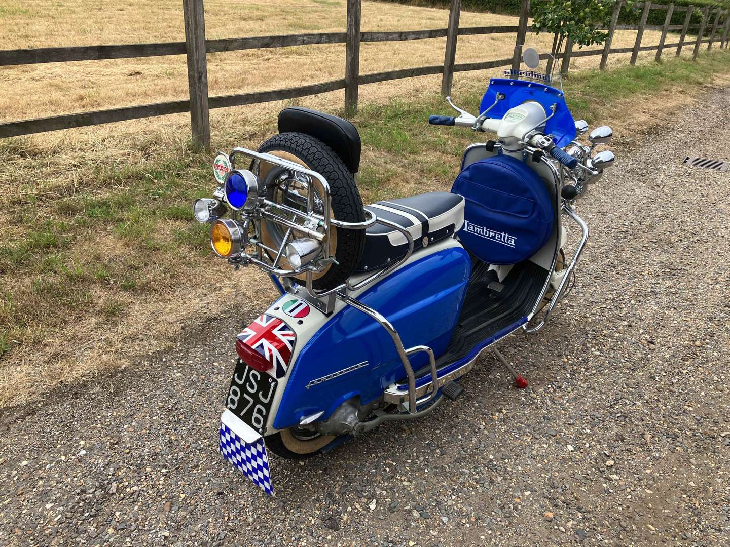 <p>1962 LAMBRETTA LI150</p>