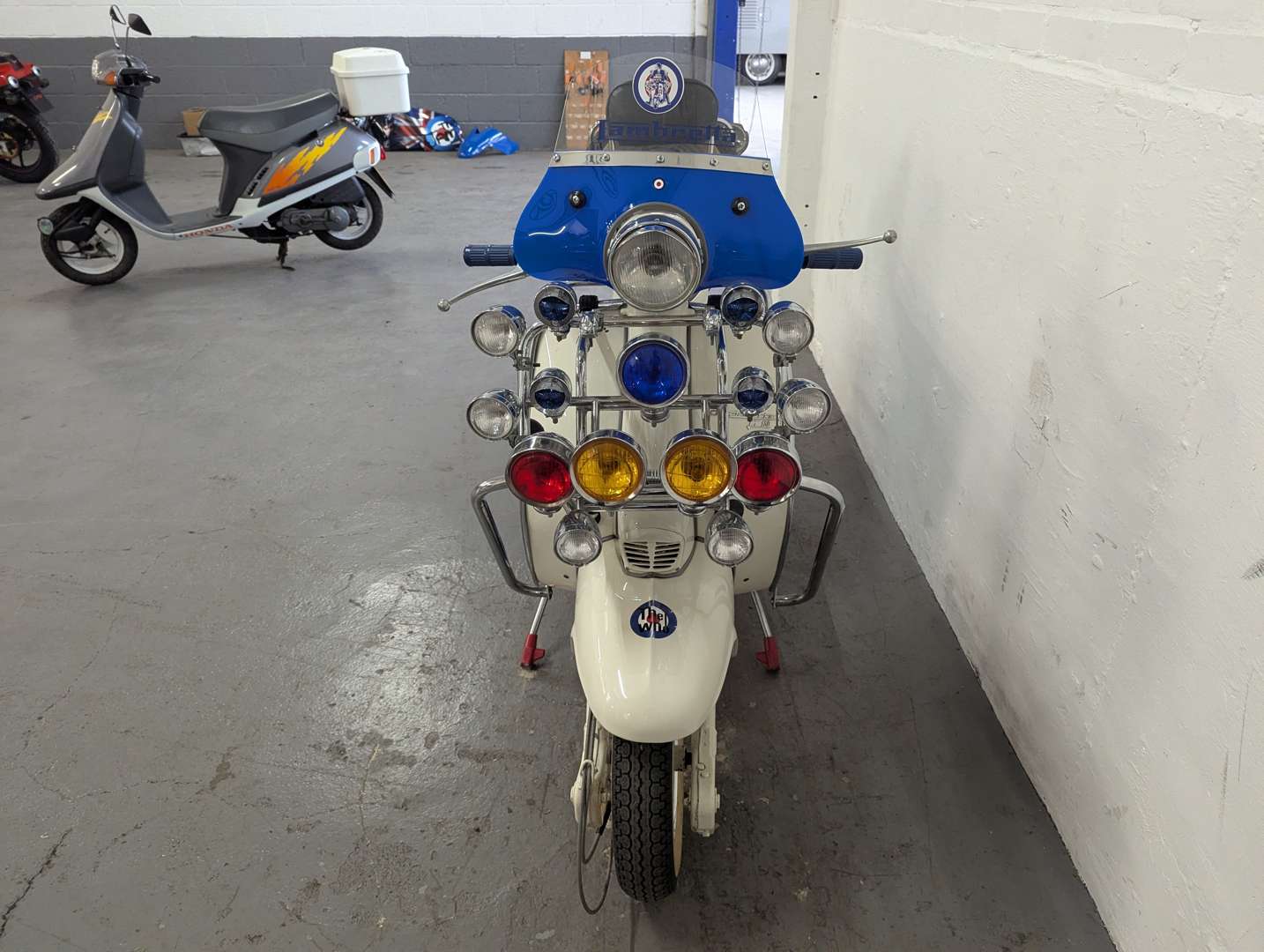 <p>1962 LAMBRETTA LI150</p>