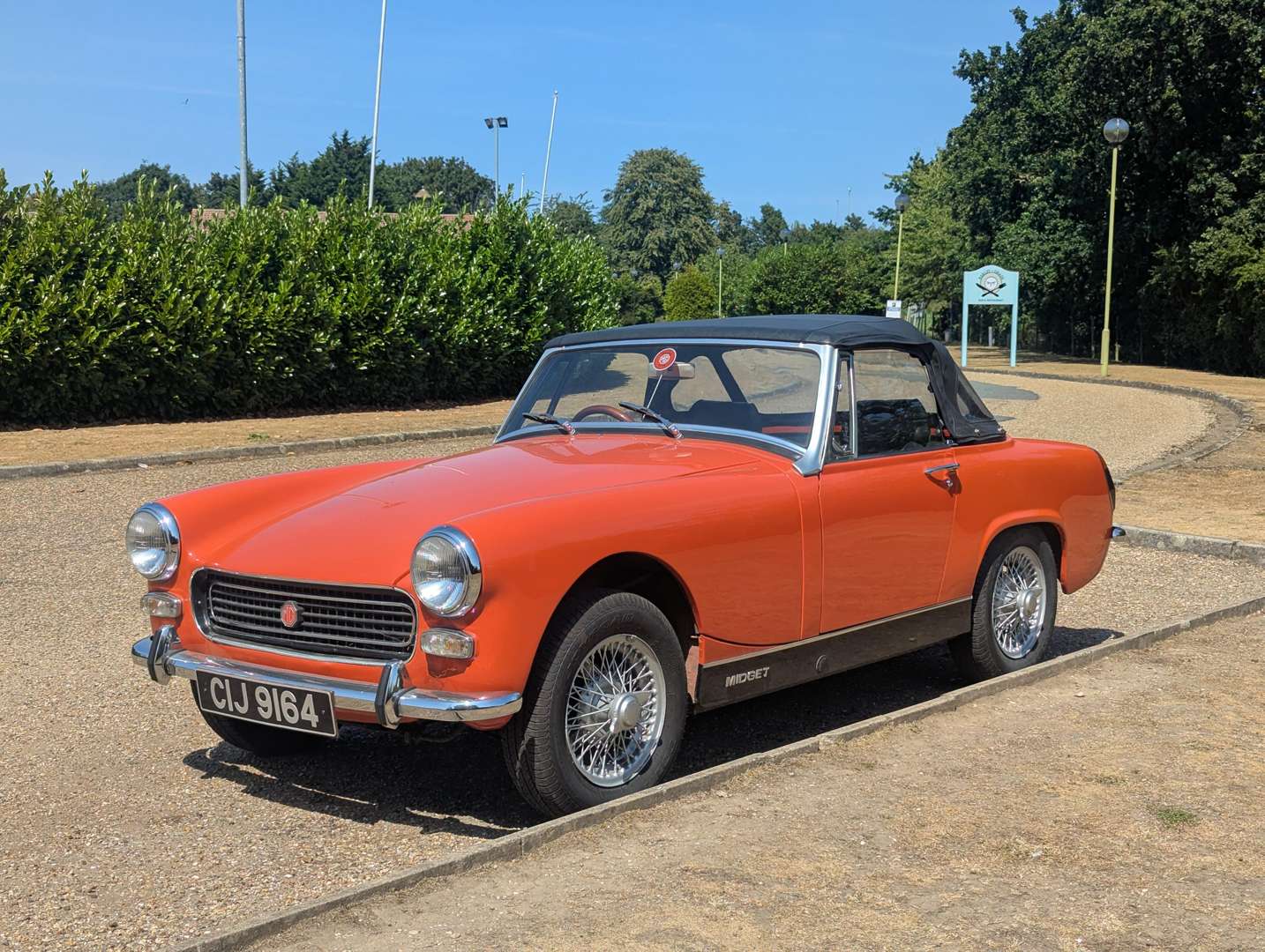 <p>1971 MG MIDGET</p>