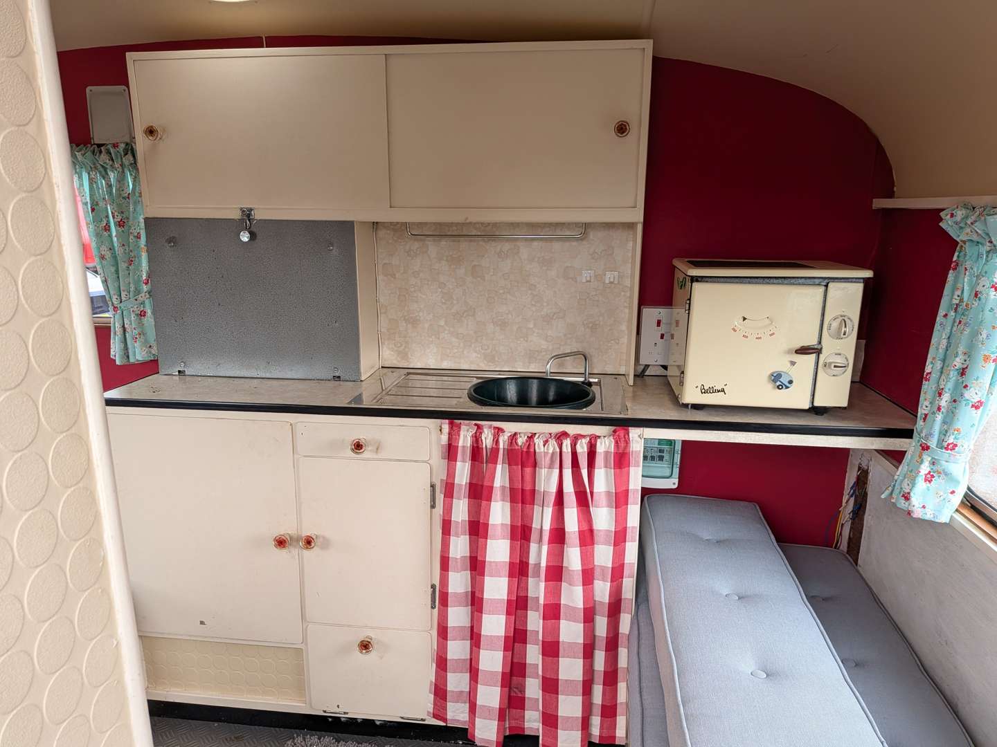 <p>CARISSIMA CAR CRUISER CARAVAN</p>