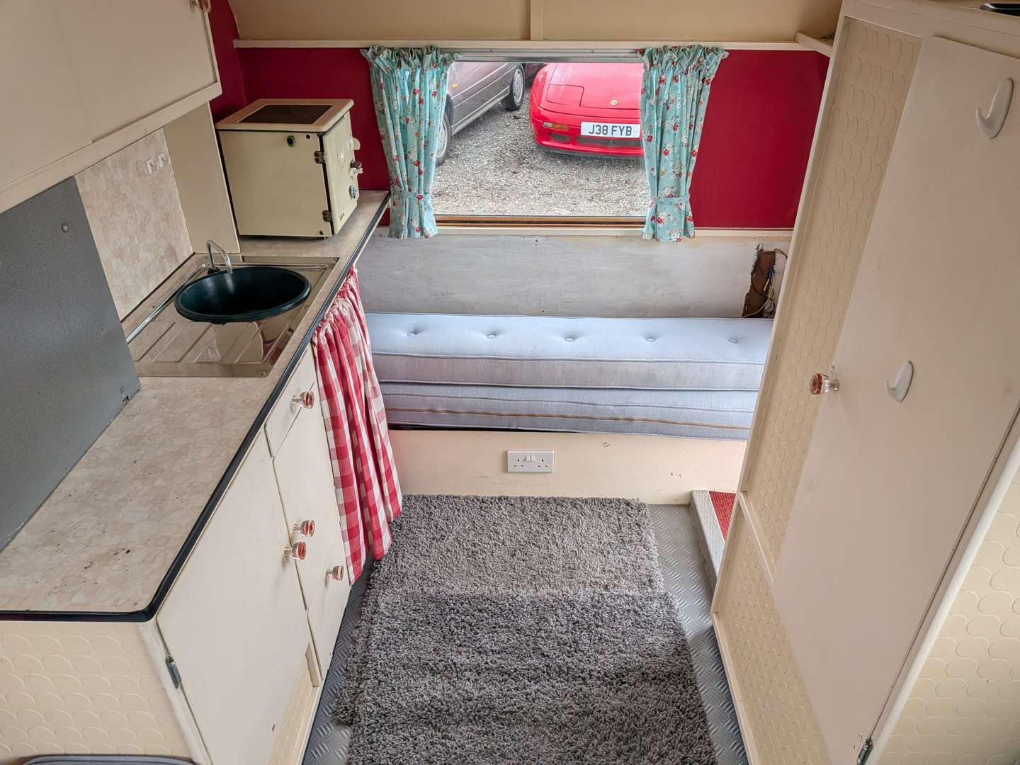 <p>CARISSIMA CAR CRUISER CARAVAN</p>