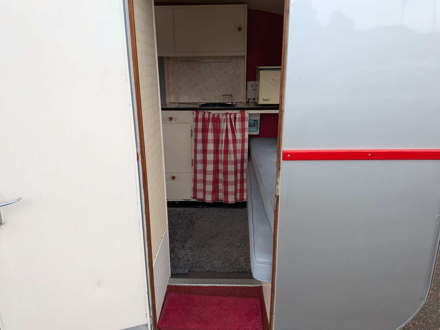 <p>CARISSIMA CAR CRUISER CARAVAN</p>