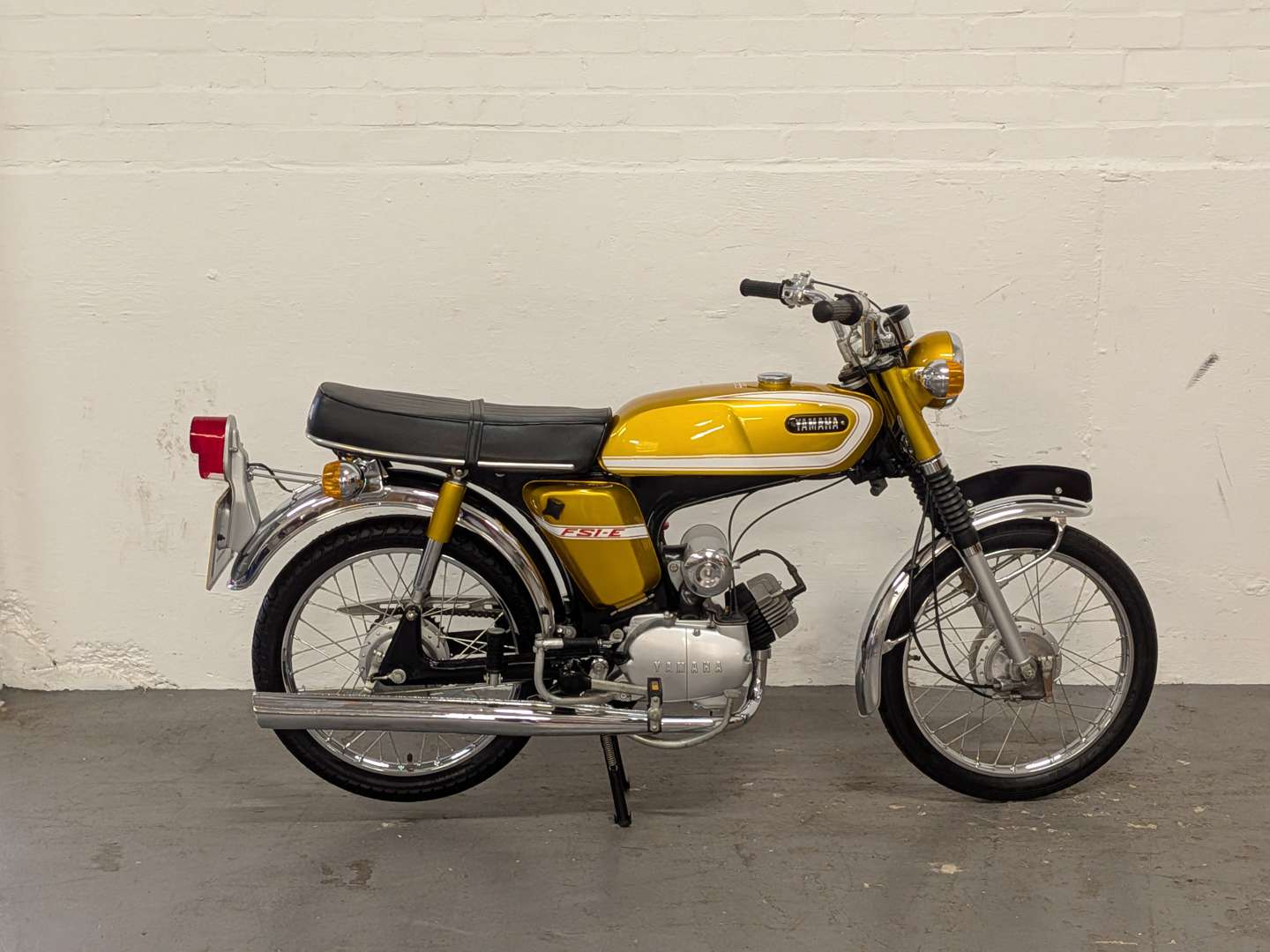 <p>1974 YAMAHA FS1E</p>