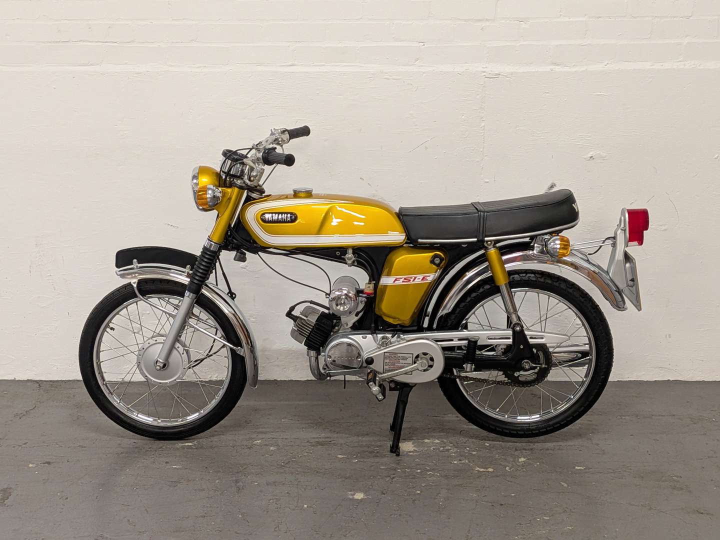 <p>1974 YAMAHA FS1E</p>