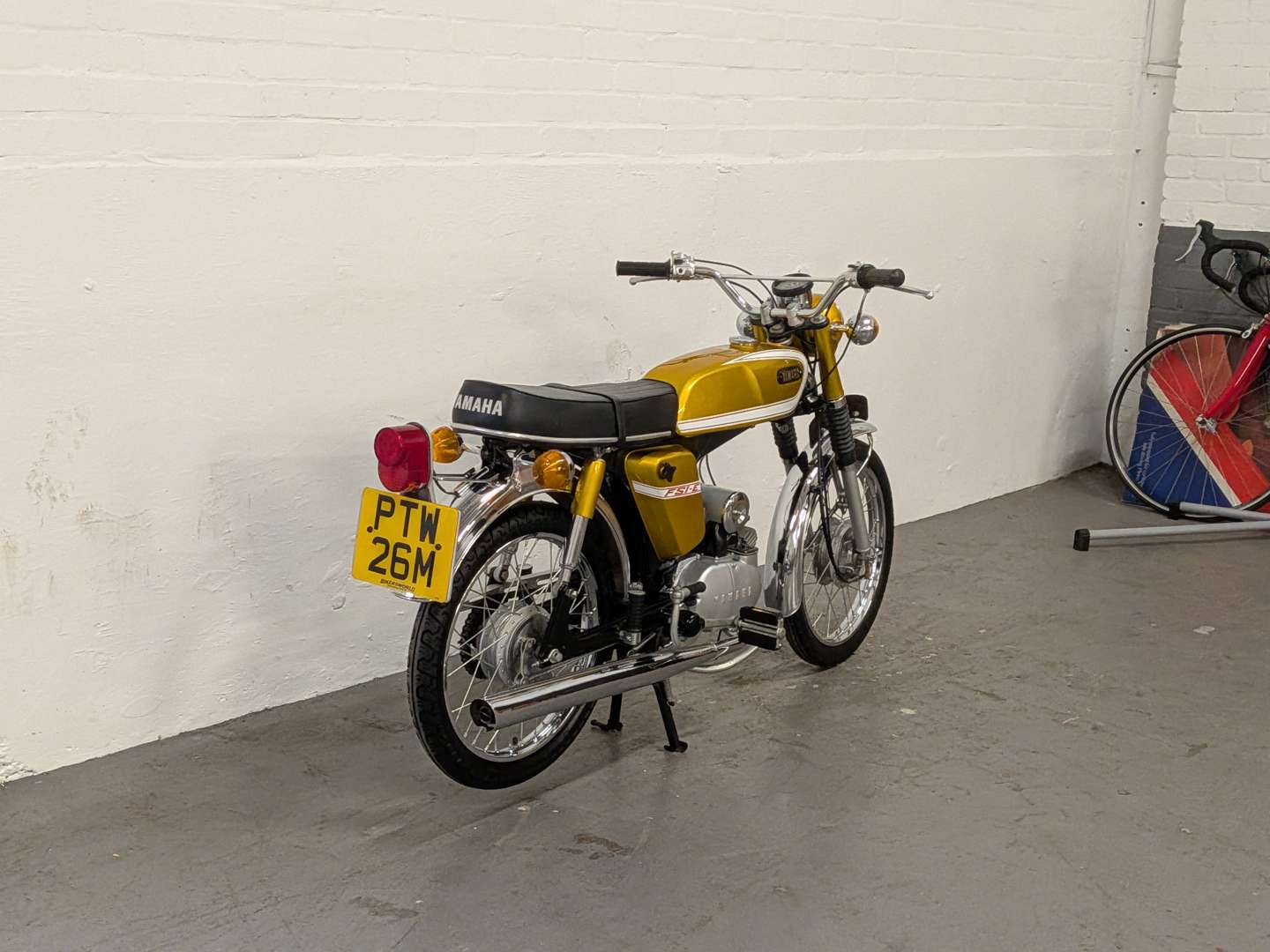 <p>1974 YAMAHA FS1E</p>