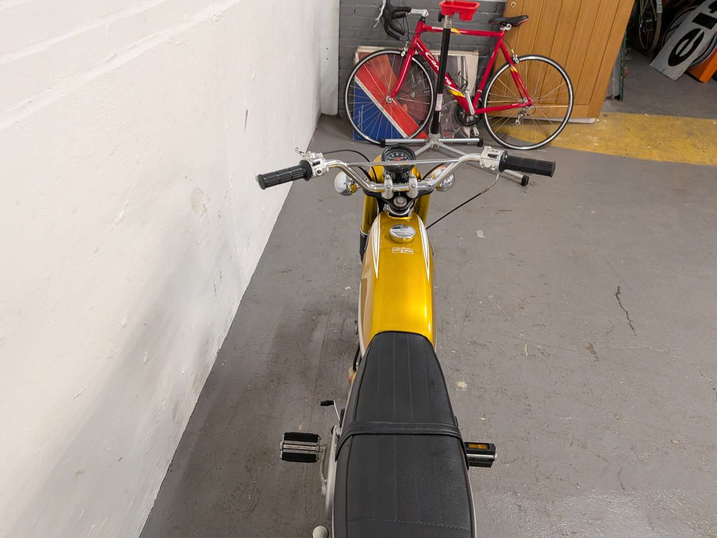 <p>1974 YAMAHA FS1E</p>