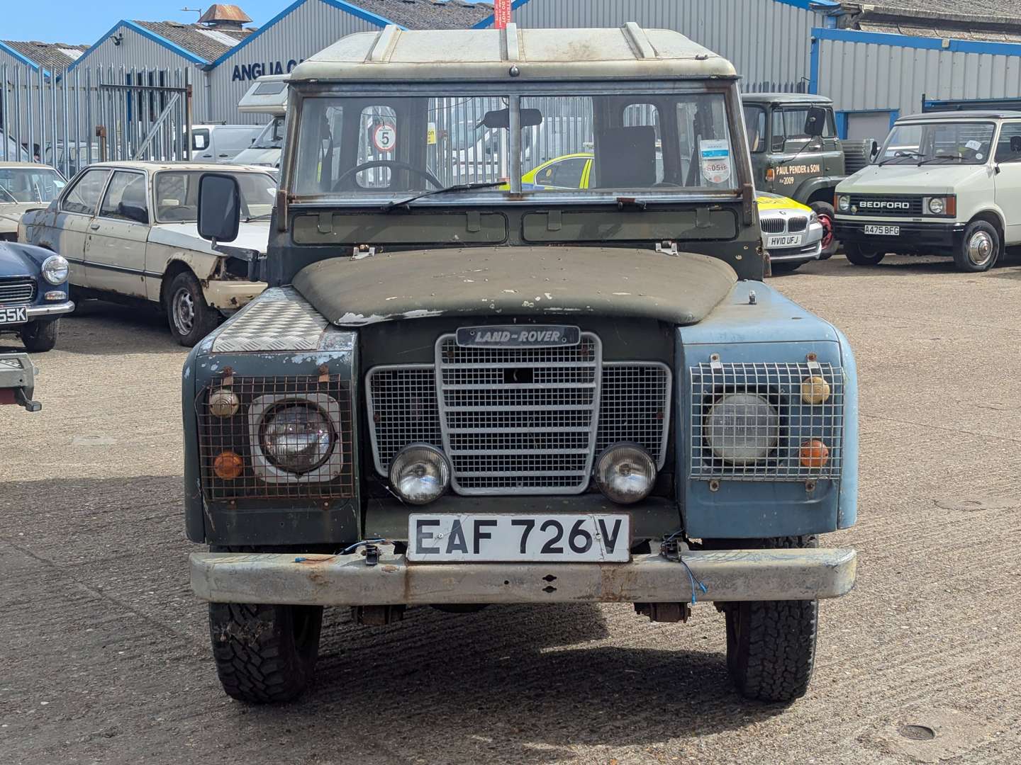 <p>1980 LAND ROVER SERIES III 88"</p>