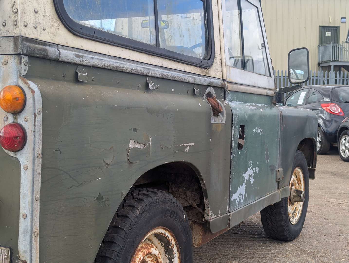 <p>1980 LAND ROVER SERIES III 88"</p>