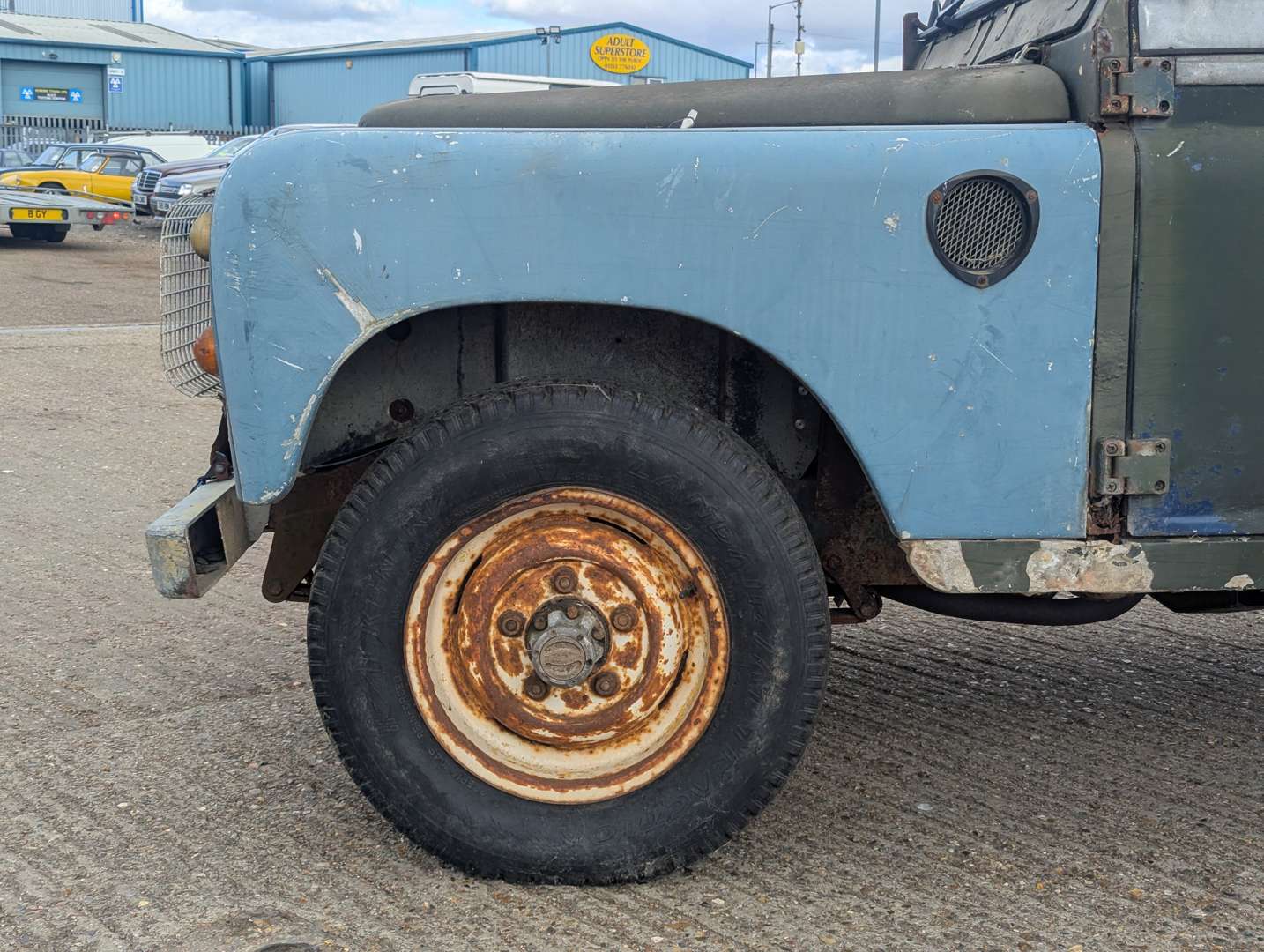 <p>1980 LAND ROVER SERIES III 88"</p>