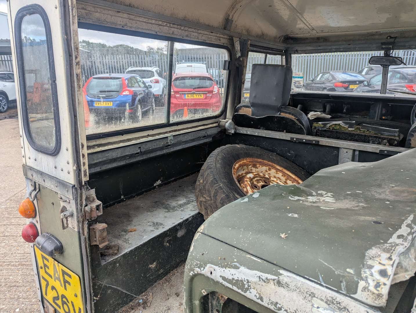 <p>1980 LAND ROVER SERIES III 88"</p>