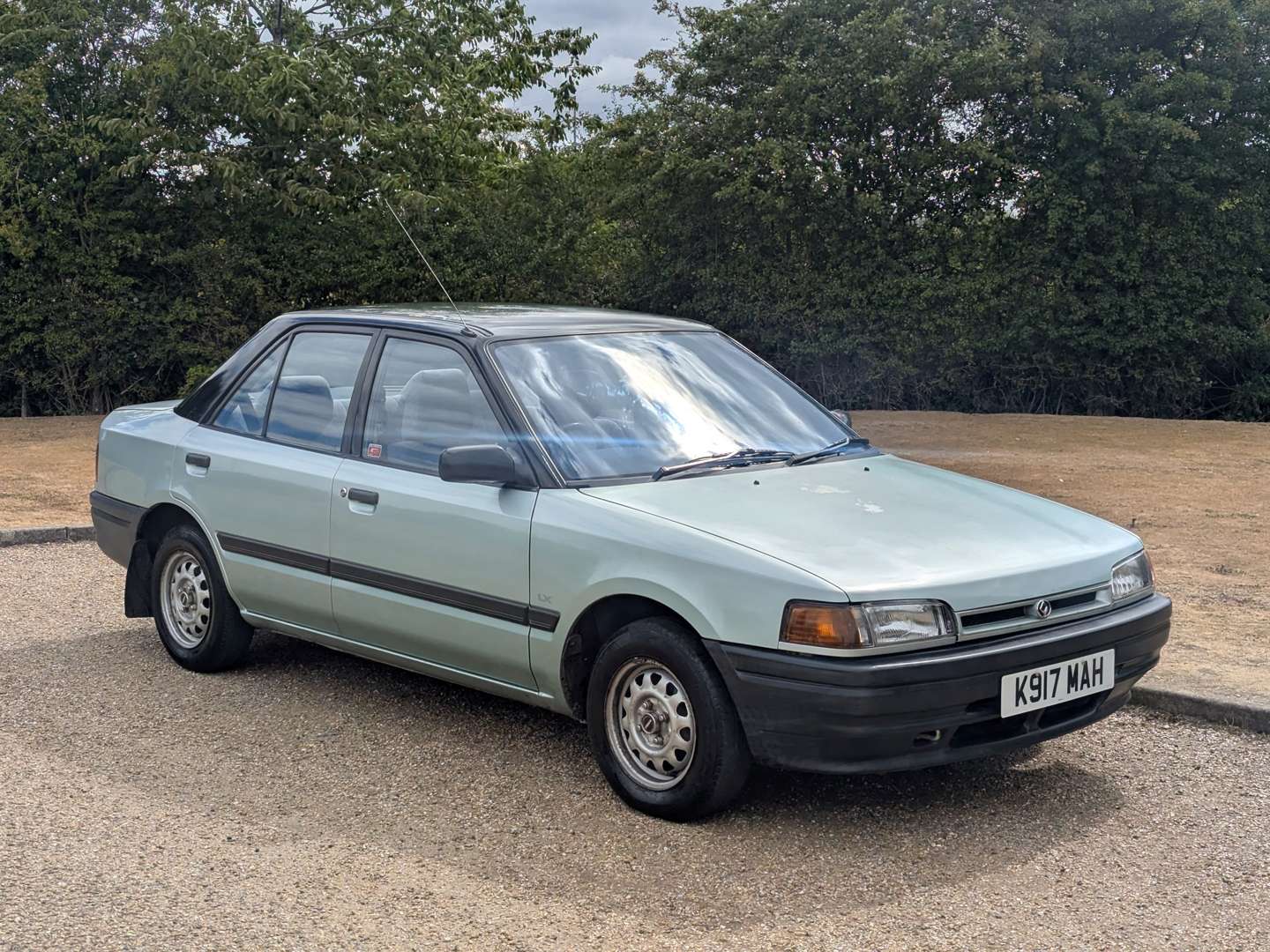<p>1993 MAZDA 323 LX</p>