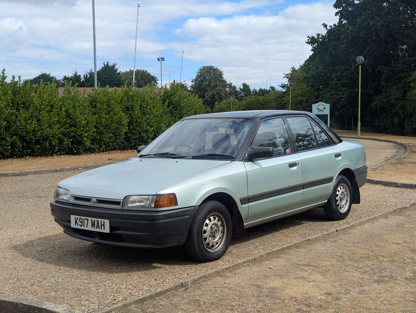 <p>1993 MAZDA 323 LX</p>