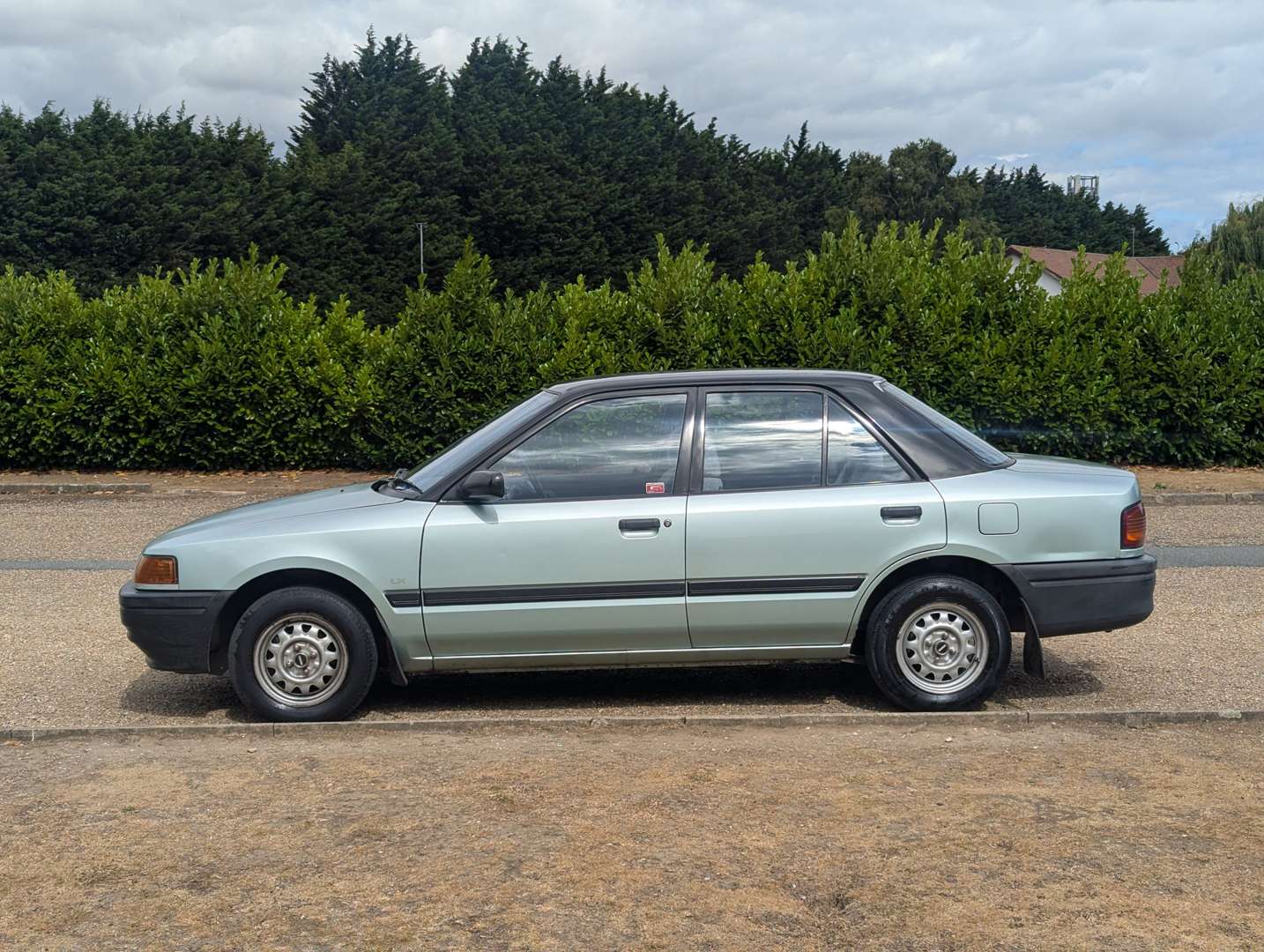 <p>1993 MAZDA 323 LX</p>