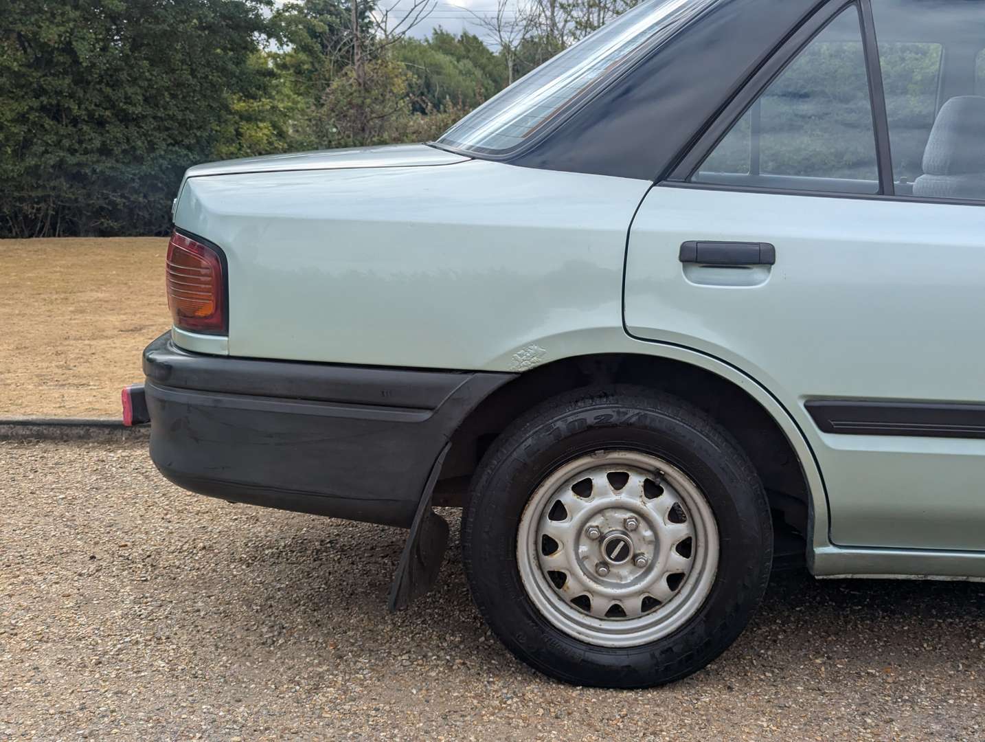 <p>1993 MAZDA 323 LX</p>