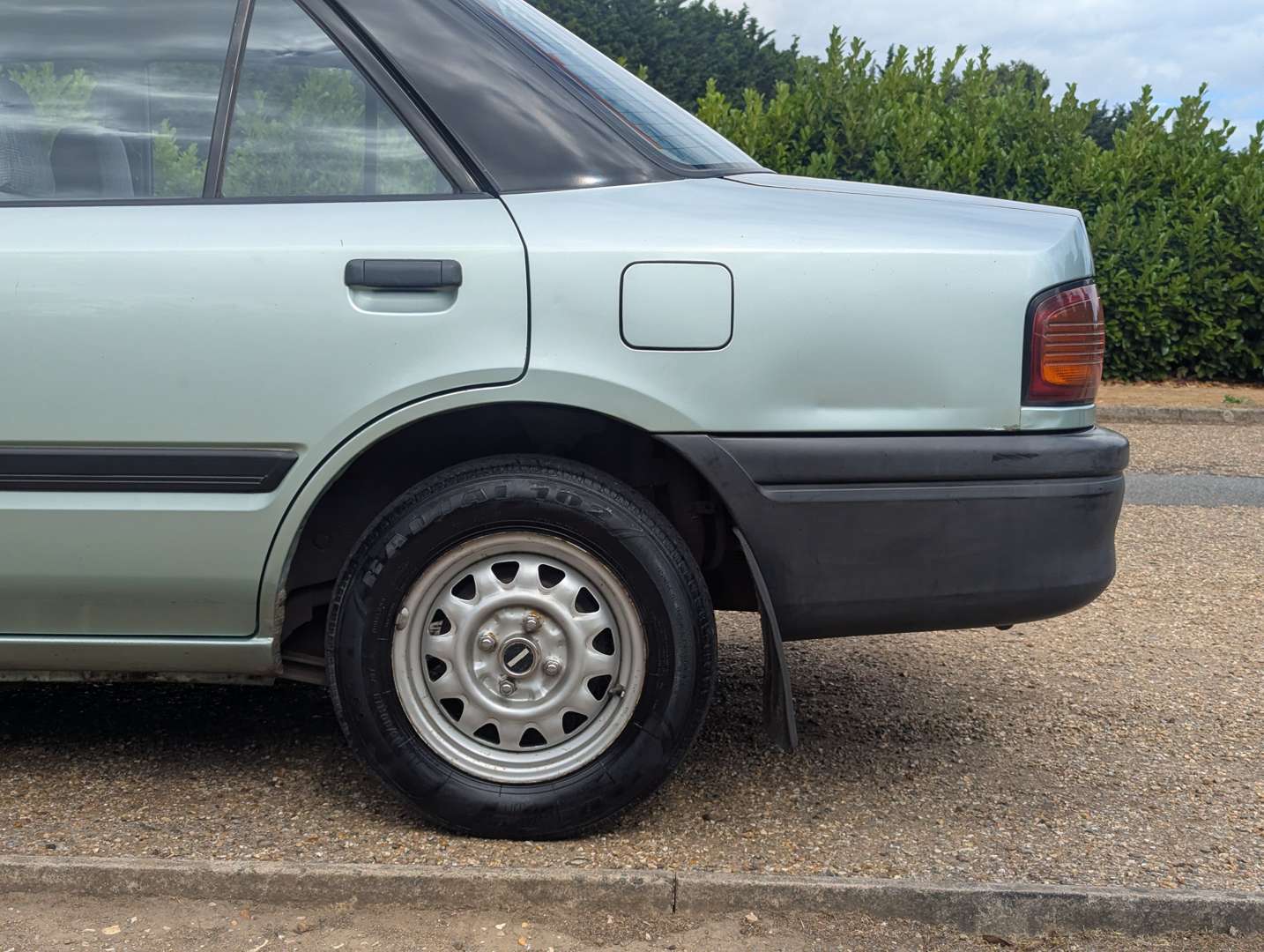 <p>1993 MAZDA 323 LX</p>