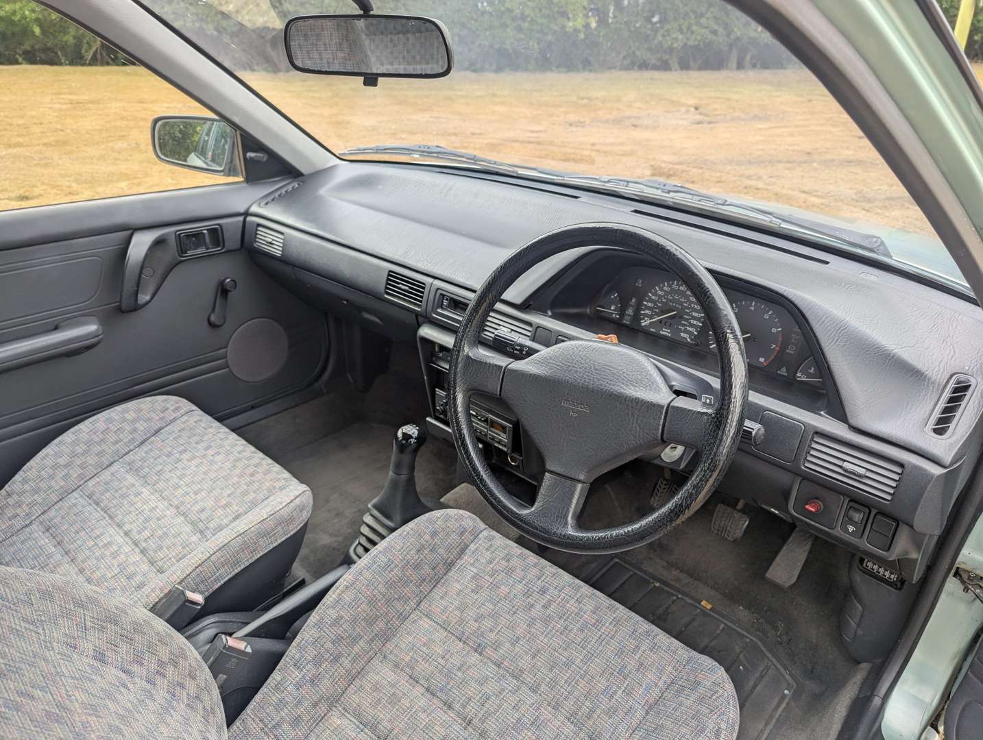 <p>1993 MAZDA 323 LX</p>