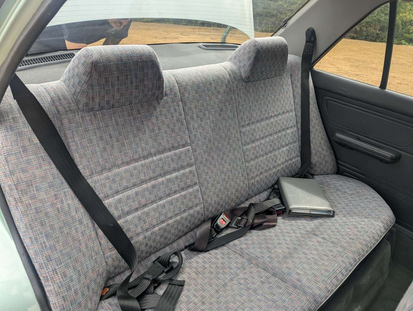 <p>1993 MAZDA 323 LX</p>