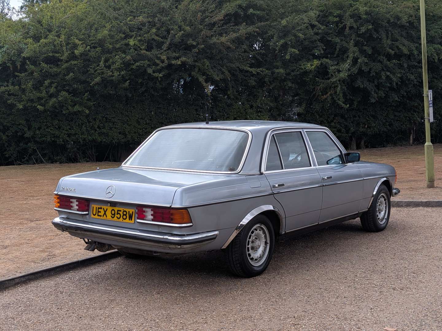 <p>1980 MERCEDES 280E W123</p>