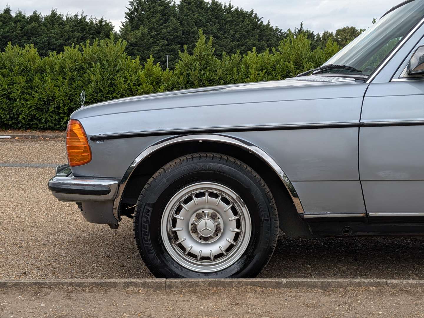 <p>1980 MERCEDES 280E W123</p>