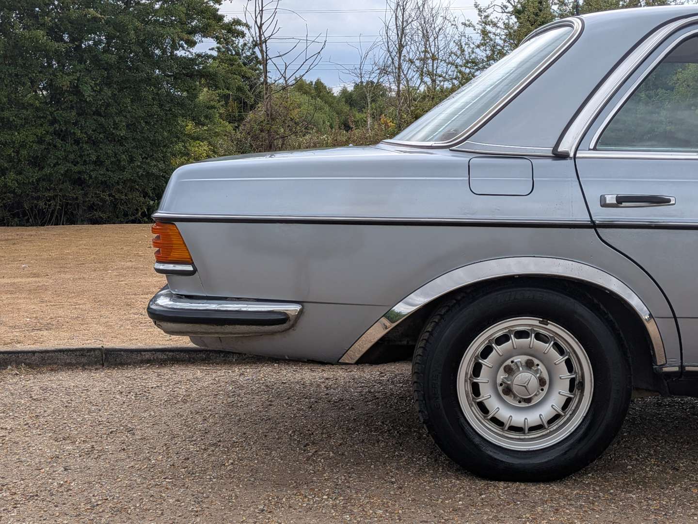 <p>1980 MERCEDES 280E W123</p>
