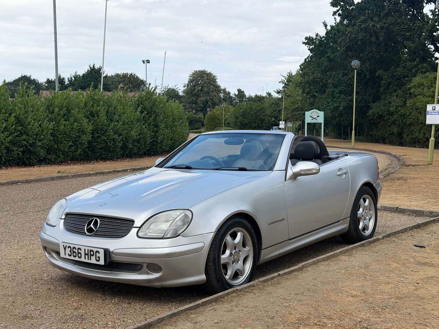 <p>2001 MERCEDES SLK230 R170</p>